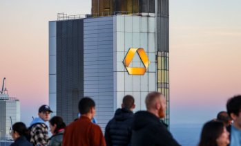 Германия ще търси мир след победата на UniCredit над Commerzbank