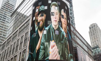 Заплатите на шефовете от S&P 500 достигат нови рекорди по примера на Мъск
