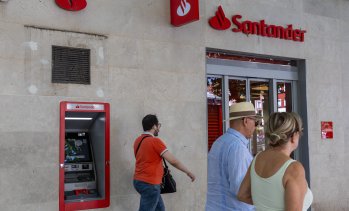 Santander застана начело по пазарна капитализация в Испания, измествайки собственика на Zara 