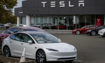 Tesla защитава пазарния си дял в Европа с по-евтина версия на Model 3