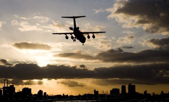Двама пилоти от Русия и Украйна приземиха самолет на FlyDubai при необичайни обстоятелства