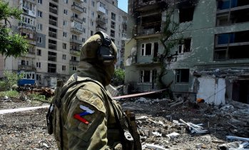 Война на изтощение: Русия влошава прогнозата за дефицита, Украйна орязва разходи