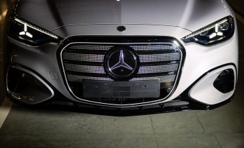 Mercedes започва ново обратно изкупуване на акции за 1 млрд. евро