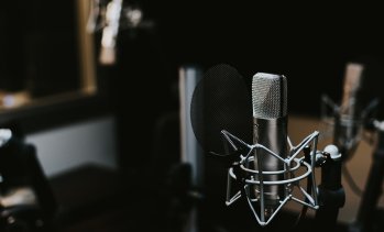 Експерт: AI влиза в пейлистите, но потребителите искат ясно обозначаване и право на избор