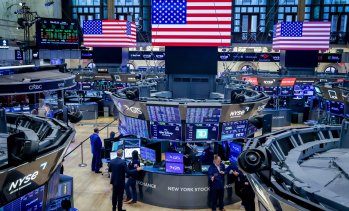 Nasdaq се покачи до нов рекорд, петролът поевтиня за пети пореден ден