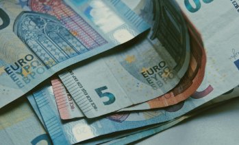 ЕК: Решенията за членството на България в еврозоната са приети и остават в сила