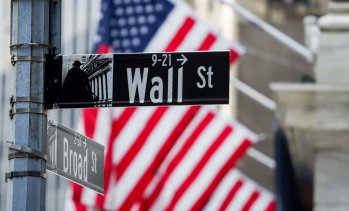 Nasdaq скочи с над 2% до рекорден връх, подкрепен от компаниите за изкуствен интелект