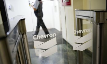 Chevron товари венецуелски петрол на танкери с най-бързия темп от седем месеца