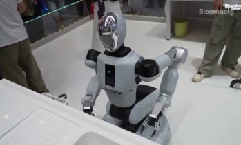Коя е първата листната компания за хуманоидни роботи в Китай