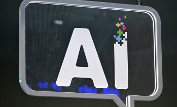АЦБ: Има риск оценките на AI компаниите да претърпят по-рязка корекция от тази през юли