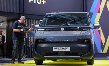 Renault ще инвестира над 10 млрд. евро в електромобили във Франция