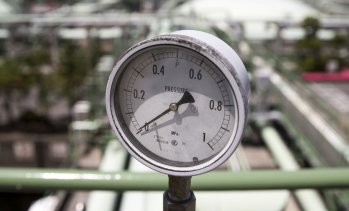 ЕС ще разчита, че доставките на газ през зимата ще неутрализират празните хранилища
