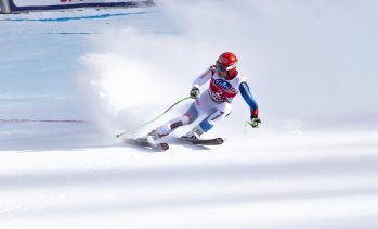 Защо наградните фондове в ски спортовете минават от швейцарски франкове в евро