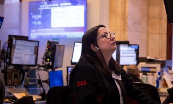 С утихването на AI вълната инвеститорите обръщат поглед към подценяваните акции