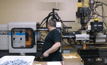 Седмичните молби за помощи при безработица в САЩ леко са се увеличили