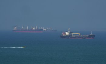 Цената на сорта Брент отново премина границата от 90 долара за барел*