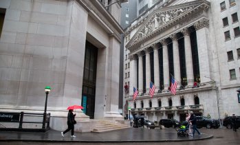 Dow се покачва до рекордно ниво, Wall Street се насочва към печеливша седмица*
