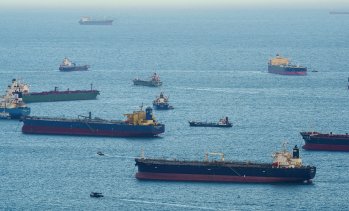 Цената за превоз на контейнери от Азия за Европа е скочила с 50% от началото на войната с Иран