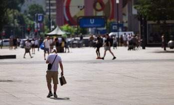 Потребителите в Германия влошават очакванията си за икономиката, доходите и инфлацията
