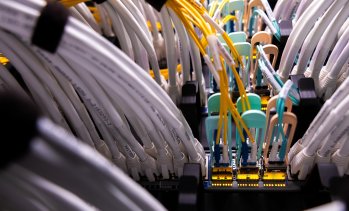 Процъфтяващият пазар на центрове за данни подкрепи силно Schneider Electric
