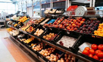 Инфлацията през април остава висока, макар и под предварителните оценки