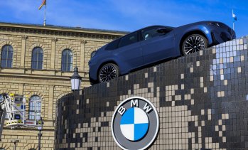 Тримесечните продажби на BMW спадат заради слабото търсене в САЩ и Китай