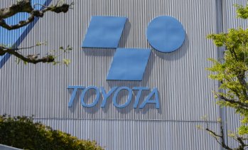 Toyota повишава офертата си за Toyota Industries след натиск от акционер активист