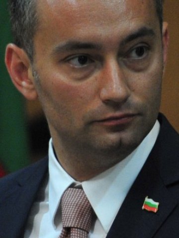 <p>
	Николай Младенов:&nbsp;Хората ясно заявиха, че искат промяна в политическото управление.&nbsp;<em>Снимка: Ройтерс</em></p>
