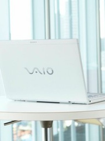 <p>Яony Vaio S е със същия размер на екрана и конкурира MacBook по тегло и тънкост на корпуса. <i>Снимка: Sony </i></p>