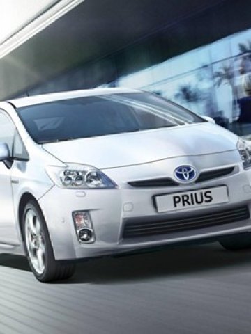 Хибридът Toyota Prius е най-добре продаваната кола в Япония след пускането й на пазара. Снимка: Toyota