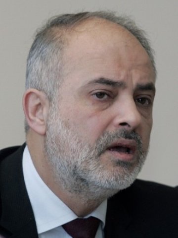 <p>
	<em>Социалният министър Тотю Младенов потвърди обещанието на финансовия министър Симеон Дянков за увеличение на всички пенсии </em>&nbsp; Снимка: БТА</p>
