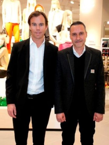 <p>
	Карл-Йохан Першон&nbsp;и&nbsp;Ралф Вайн (вдясно). <em>Снимка: H&amp;M</em></p>
