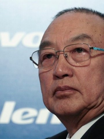 <p>
	Председателят на Lenovo Лиу Чуандзи по време на пресконференцията в Хонг Конг. <em>Снимка: Ройтерс&nbsp;</em></p>
