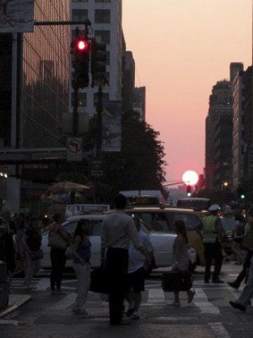 <p>
	Залез над 34-та улица, Манхатан, Ню Йорк. <em>Снимка: Ройтерс</em></p>
