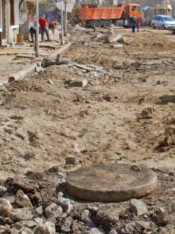 <p>
	<em>Повечето малки общини успяха да ремонтират улици и тротоари със средства от програмата за селските райони </em>&nbsp;Снимка: БТА</p>
