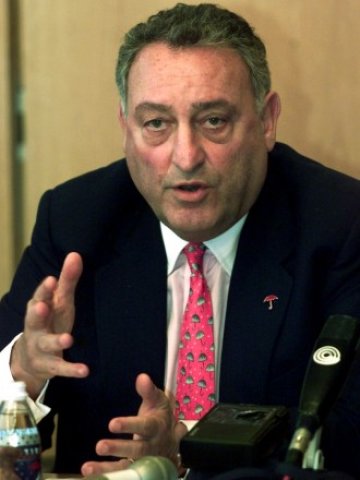 <p>
	Санфърд Уейл. <em>Снимка: Архив Ройтерс</em></p>
