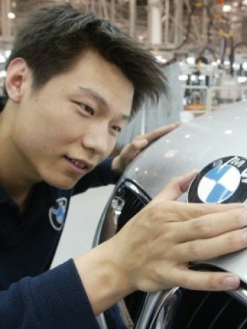 <p>
	BMW продължава да отчита силни резултати и в Китай. <em>Снимка:</em> компанията</p>
