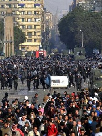 <p>Сблъсъци по улиците на Кайро. <i>Снимка: БТА</i></p>