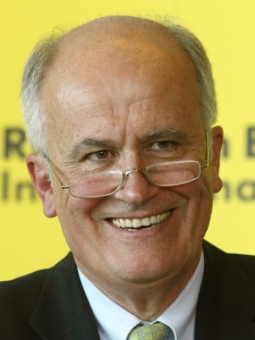 <p>
	Новият главен изпълнителен директор на Raiffeisen Bank International Карл Севелда. <em>Снимка: Ройтерс</em></p>
