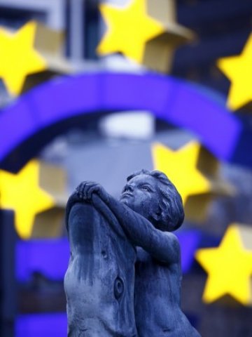 Markit: Икономическият ръст в еврозоната се ускорява за пръв път от три месеца