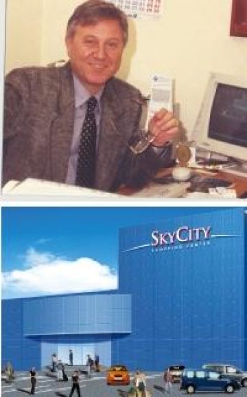 Валентин Василев и част от фасадата на SkyCity
