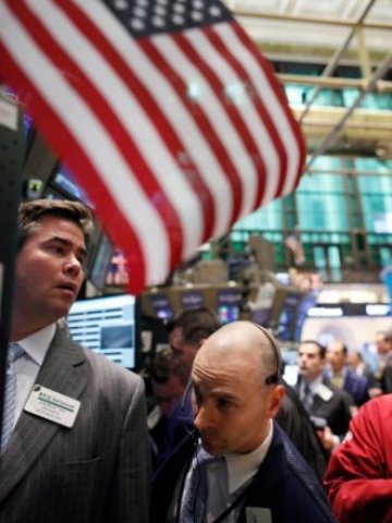 <p>
	Втори пореден ден със спад на Wall Street. <em>Снимка: Ройтерс</em></p>
