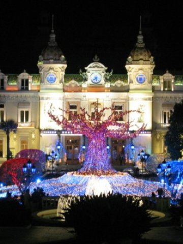 <p>
	Голямото казино на Монте Карло. <em>Снимка: Ройтерс</em></p>
