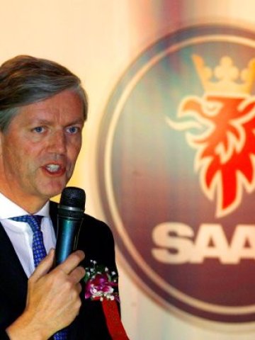 <p>
	Виктор Мюлер по време на подписването на споразумението с Pangda в Пекин. <em>Снимка: Ройтерс&nbsp;</em></p>
