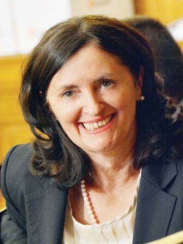 <p style="text-align: justify;">
	Доц. Даниела Бобева. <em>Снимка: личен архив</em></p>
