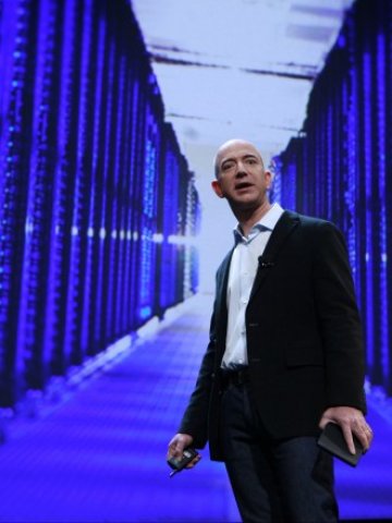 <p>
	Изпълнителният директор на Amazon Джеф Безос е наричан от някои "новият Стив Джобс". <em>Снимка: Ройтерс</em></p>
