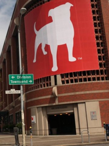 <p>
	Централата на компанията в Сан Франциско. <em>Снимка: Ройтерс</em></p>
