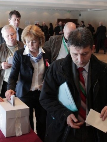 <p>
	На общото събрание днес членовете на&nbsp;Националното сдружение на общините избраха за свой председател кмета на община Пазарджик Тодор Попов &nbsp; &nbsp; Снимка: БТА</p>
