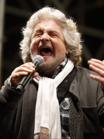 <p>
	Основният политически риск за еврозоната, според Berenberg Bank, идва от <span style="font-size: 12px;">популистката партия &bdquo;5 звезди&ldquo;</span><span style="font-size: 12px;">&nbsp;на</span><span style="font-size: 12px;"> Бепе Грило. </span><em style="font-size: 12px;">Снимка: Ройтерс</em></p>
