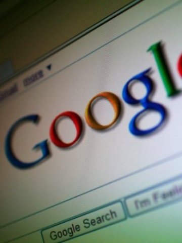 <p>
	Само търсенето в Googles намалява разходите с 6,84 евро на служител на ден. <em>Снимка: Ройтерс</em></p>
